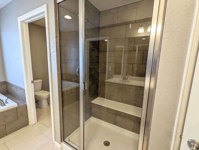 Building Photo - 6152 Gannet Dr