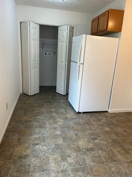 Building Photo - 244 Burkhardt Way