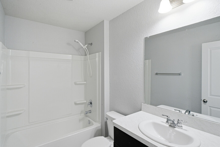 Building Photo - 8519 Cassia Cv