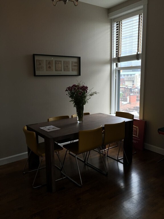 Building Photo - 411 Marlborough St
