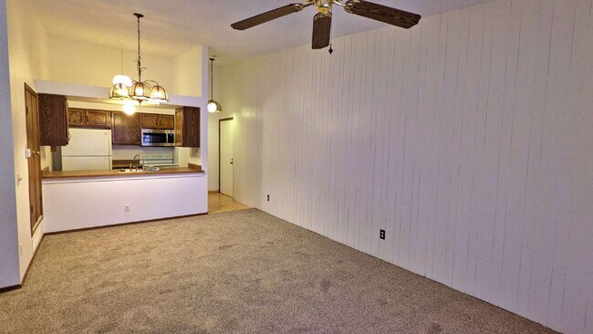 Building Photo - Spacious 2 Bedroom 1 Bath Condo In Cherry Creek School District!! 2nd Floor Balcony! Extra Storag...