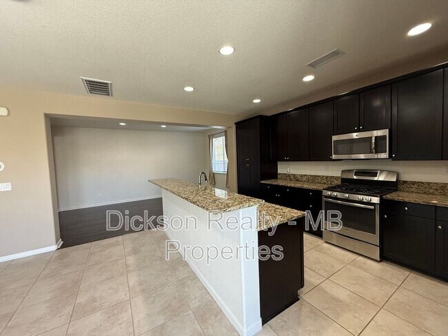 Building Photo - 10760 Ridgebrook Dr
