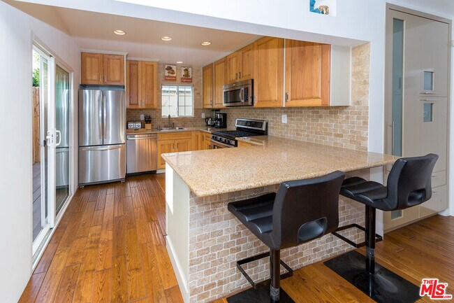 Building Photo - 7462 Waring Ave