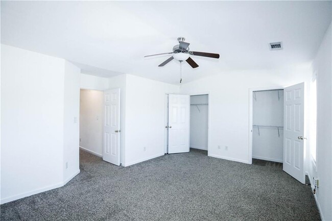 Building Photo - 1939 Durwood Ln