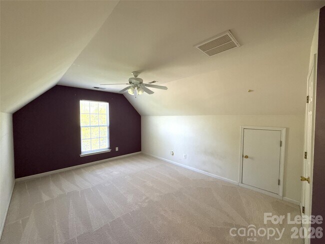 Building Photo - 2140 Pineapple Ct