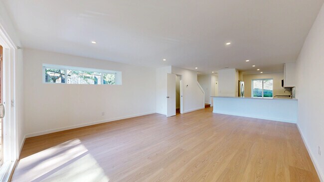 Building Photo - 50 Corte Real