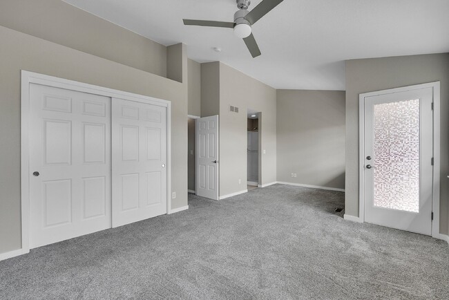 Building Photo - $2,800.00- 3-bed, 3.5 bath Townhome with Finished Basement and Fireplace in Broomfield!