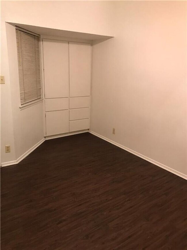 Building Photo - K661 - Salado Place #301