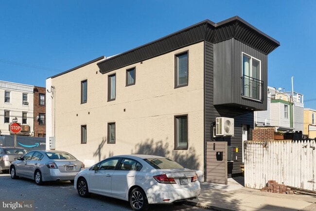 Building Photo - 2517 Cedar St