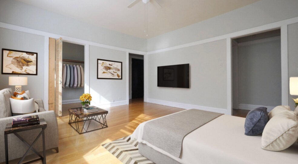 Building Photo - 723 W Barry Ave