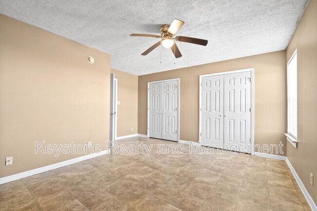 Building Photo - 308 Thompsonville Ln