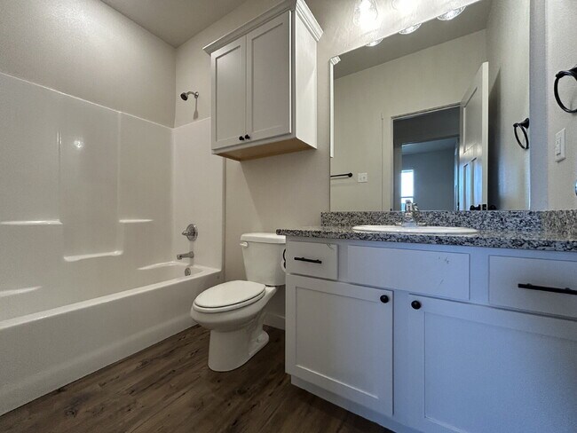 Building Photo - A 2 Bedroom, 2 Bath waiting to be called y...