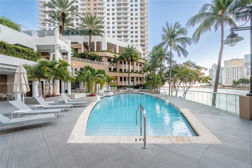 Building Photo - 901 Brickell Key
