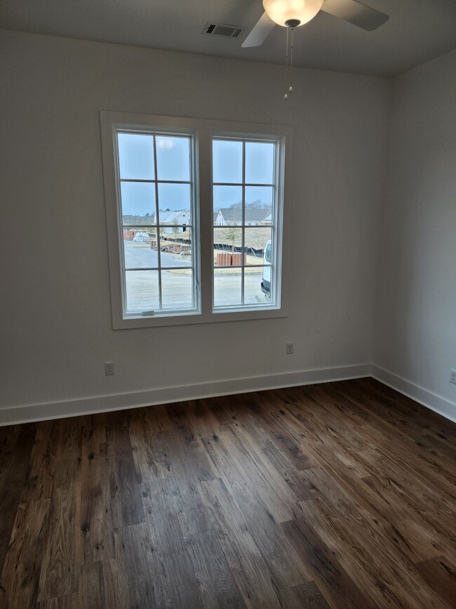 Building Photo - 4401 Bloomsbury St
