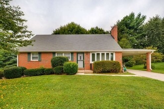 Building Photo - All Brick Rancher in Highly desired Bel Ai...
