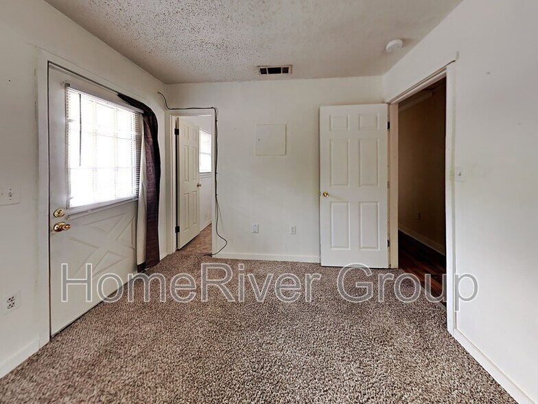 Building Photo - 1703 US-90