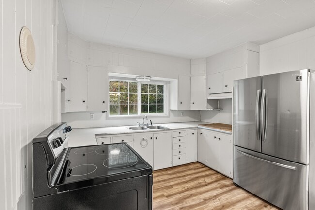 Building Photo - 117 Benthein Rd