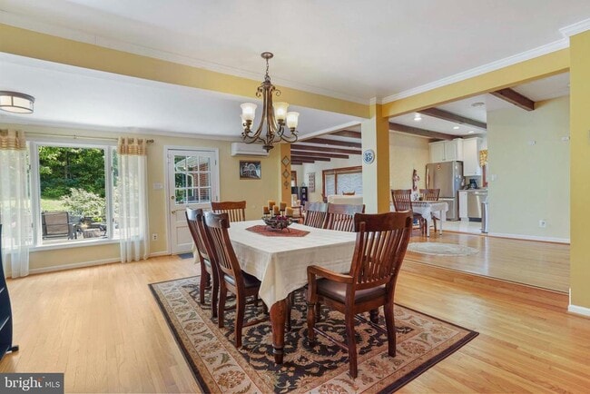 Building Photo - 5135 Summit Dr