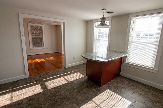 Building Photo - 21 Essex St