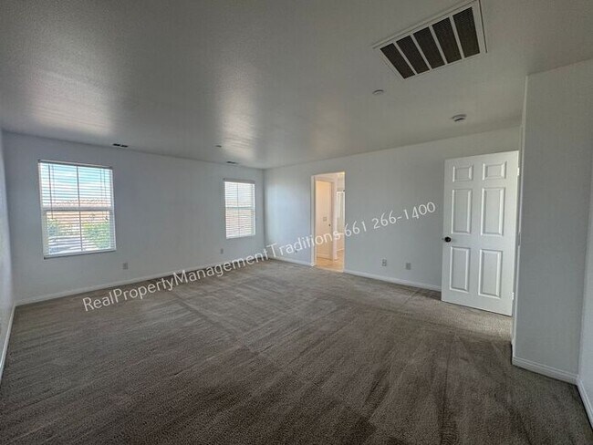 Building Photo - 2817 Goldenrain St