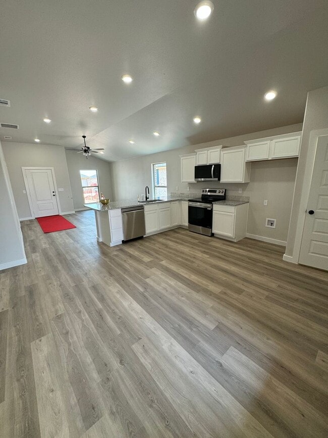 Building Photo - Located in the meadows Brand newer constru...