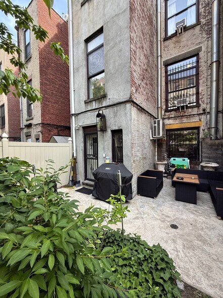 Building Photo - 149 W 120th St