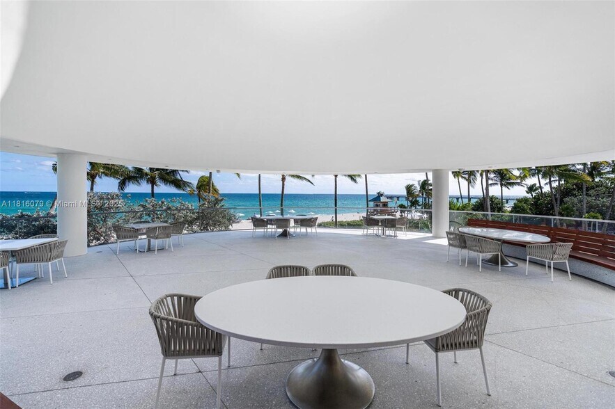 Building Photo - 16901 Collins Ave