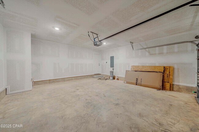 Building Photo - 2304 Aquarius Dr