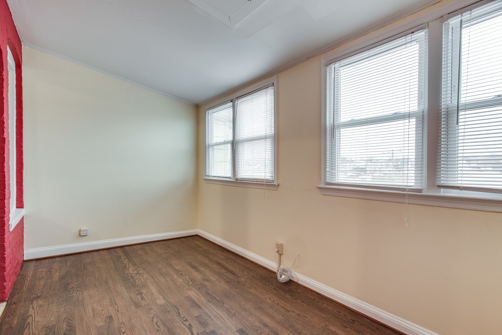 Room 3 - 702 Ingraham St NW