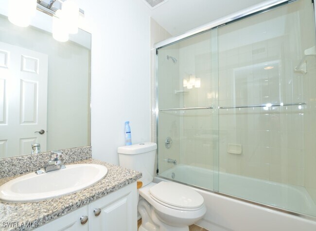 Building Photo - 800 S Golf Dr