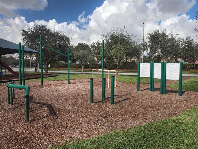 Building Photo - 1427 SW 48th Terrace