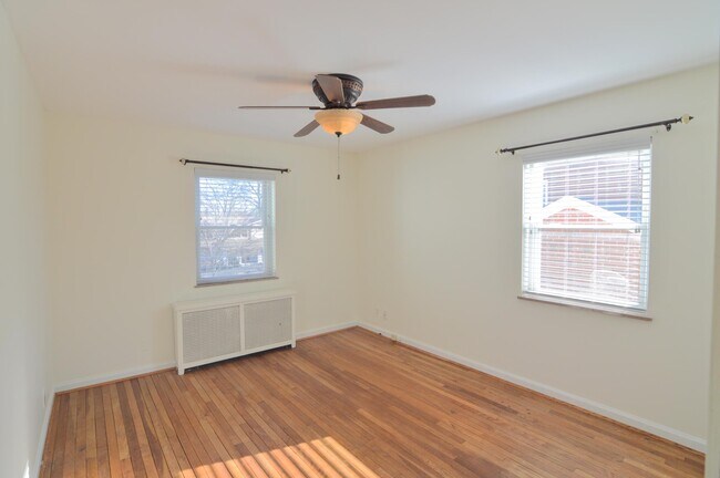 Building Photo - 27 Sunnymede Dr