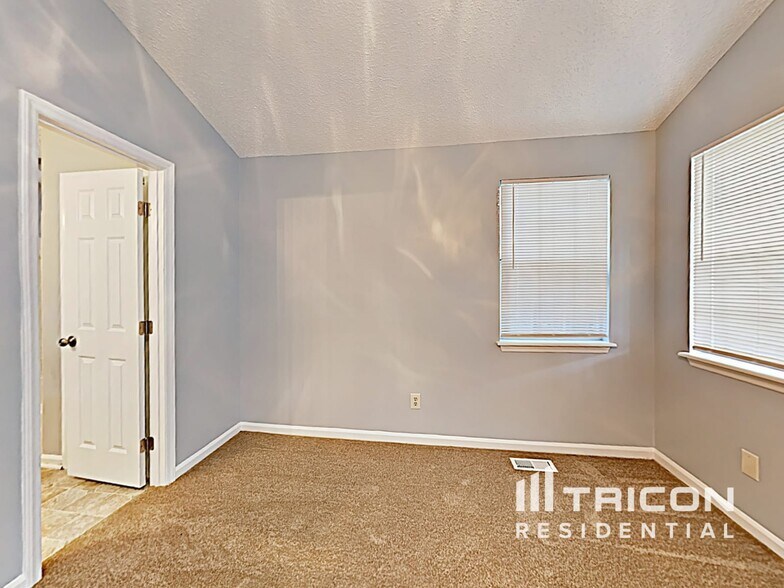 Building Photo - 225 Salusbury Ln