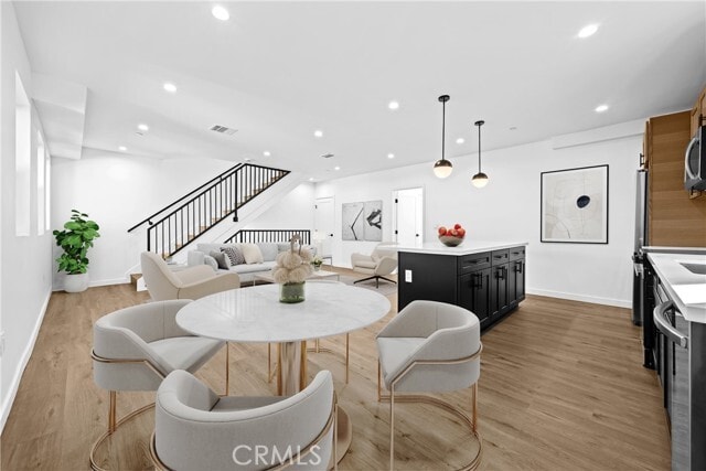 Building Photo - 1342 N Kingsley Dr