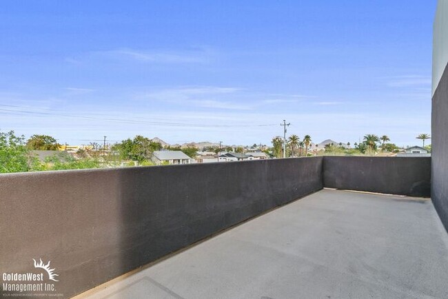 Building Photo - Fairmount Ave