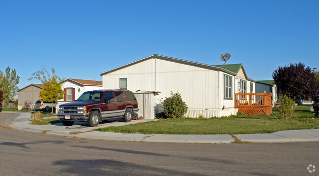 Primary Photo - Creekside Estates