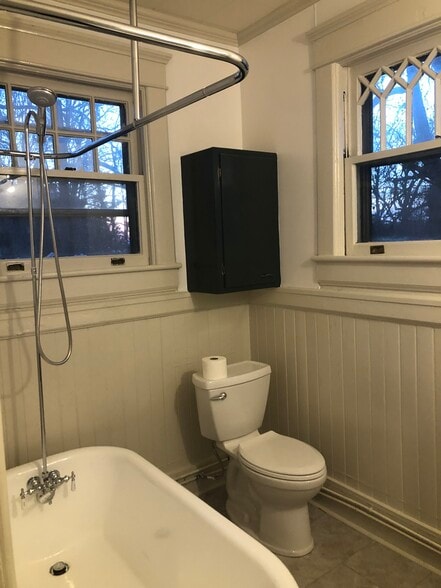 Apt D BA - 1212 Brookstown Ave