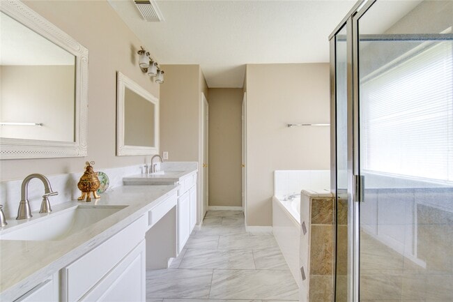 Building Photo - 1411 Township Ct