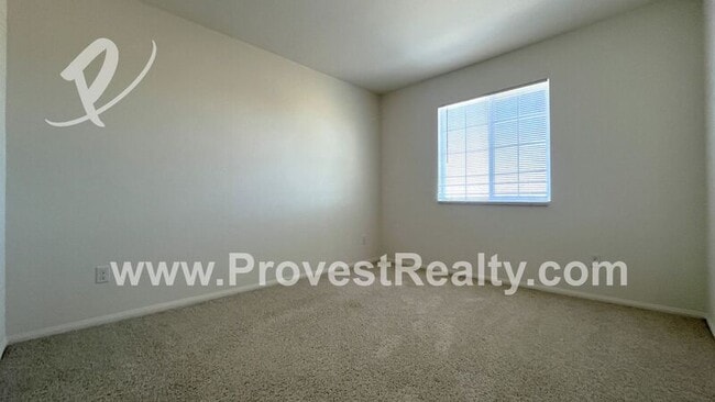 Building Photo - 10868 Quarter Horse Ave