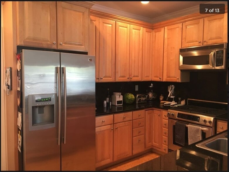 Kitchen 2 - 710 Palatine Ave