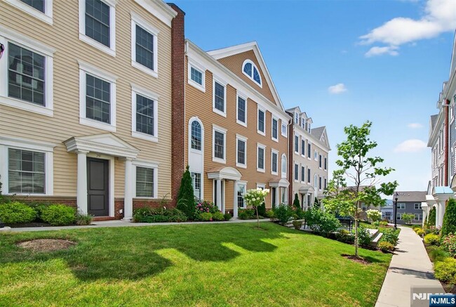 Building Photo - 283 Bradley Dr