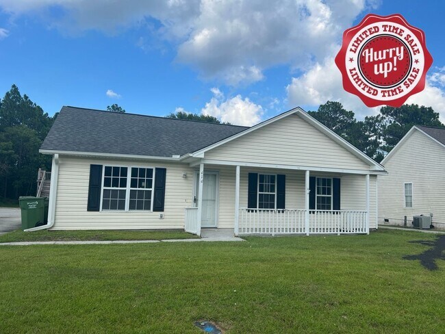 Primary Photo - RENT SPECIAL! Freshley Painted! Updated Fl...