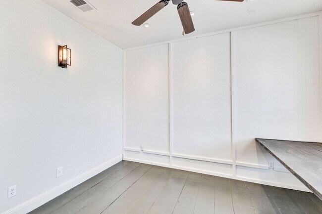 Building Photo - 217 Andele Way