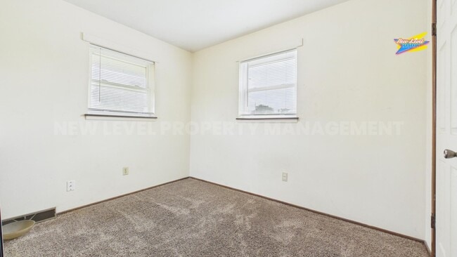 Building Photo - 2952 S Bunker Hl Dr