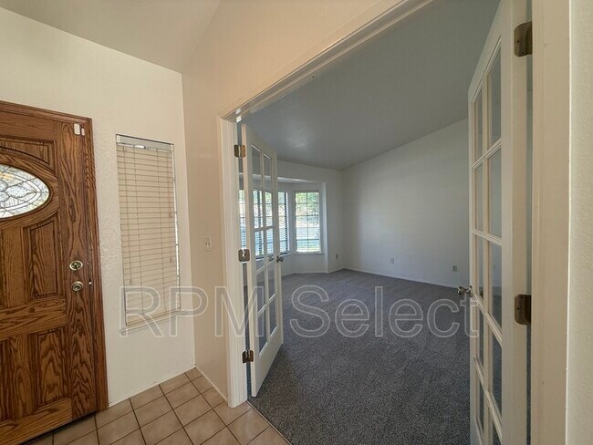 Building Photo - 2264 Americana Dr