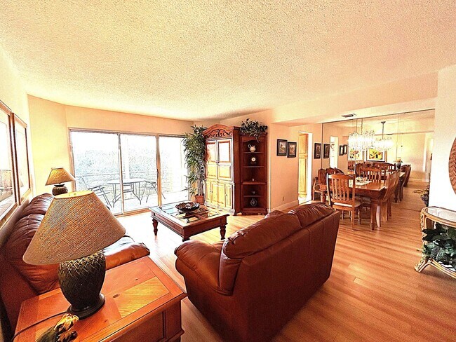Building Photo - 3951 Via Poinciana