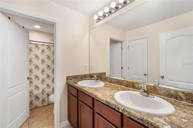 Building Photo - 5401 Suncatcher Dr
