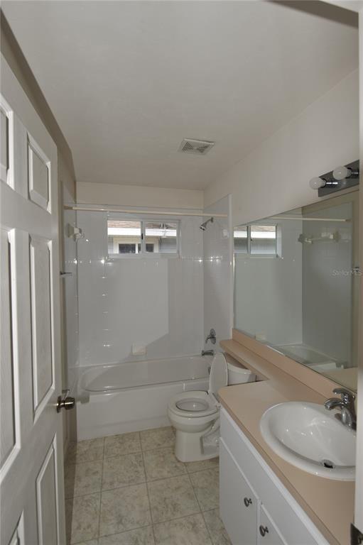 Building Photo - 4930 NW 20th Dr
