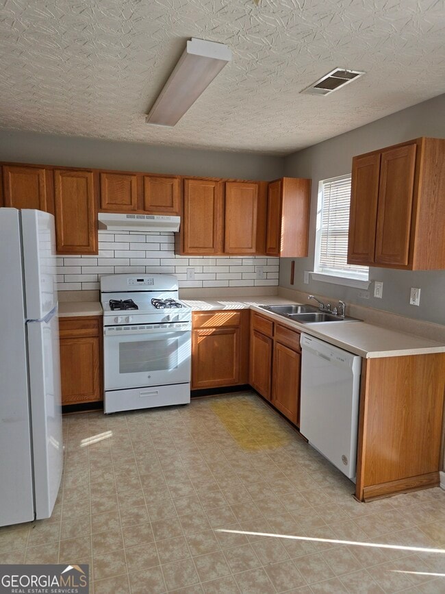 Building Photo - 387 Spring Walk Trce