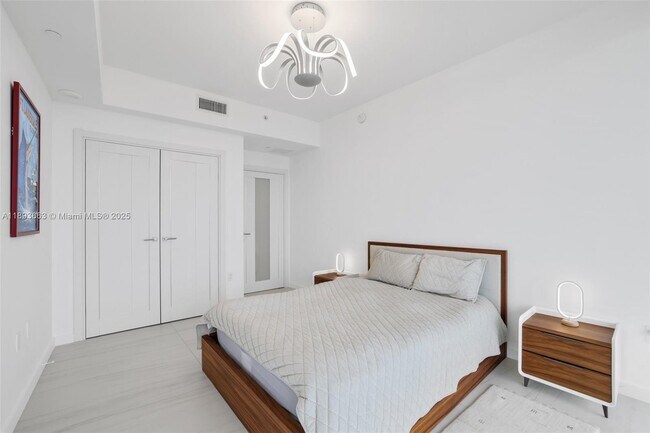 Building Photo - 2200 N Ocean Blvd